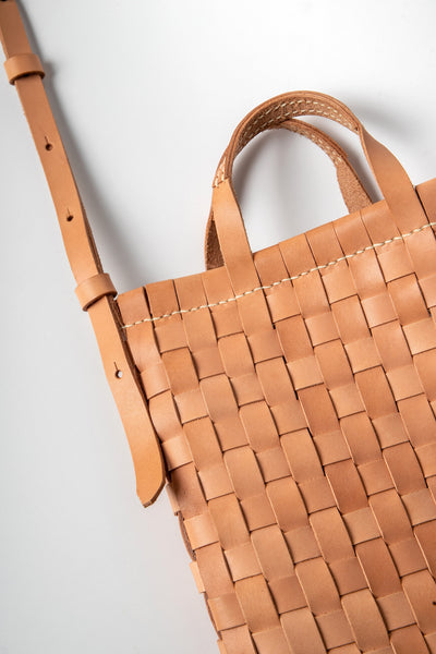 WOVEN HAND PURSE