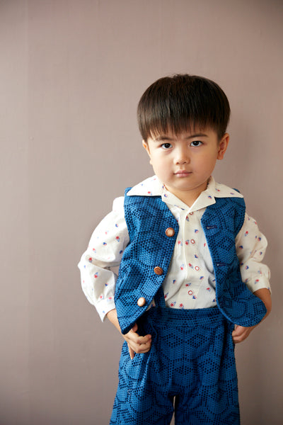 <transcy>KIDS VEST - TEA CUP SASHIKO</transcy>