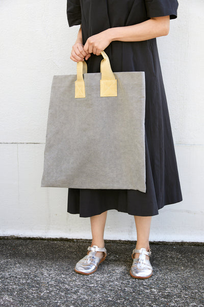 <tc>Carbon Tote_M</tc>