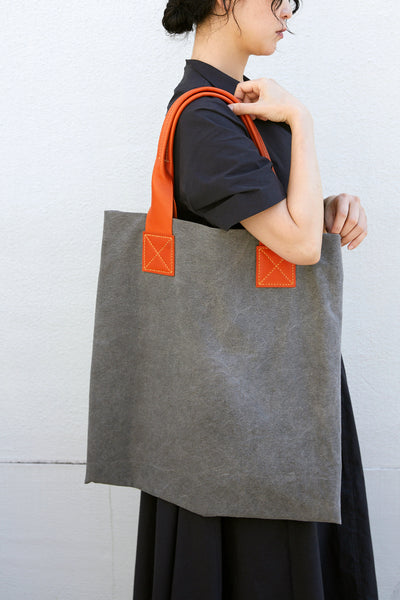 <tc>Carbon Tote_M</tc>