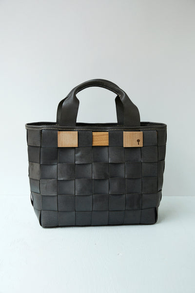 <transcy>Woven Tote M</transcy>
